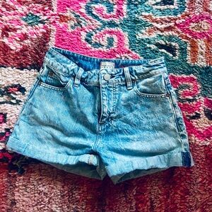 Alice and Olivia Jean Shorts Size 25!
